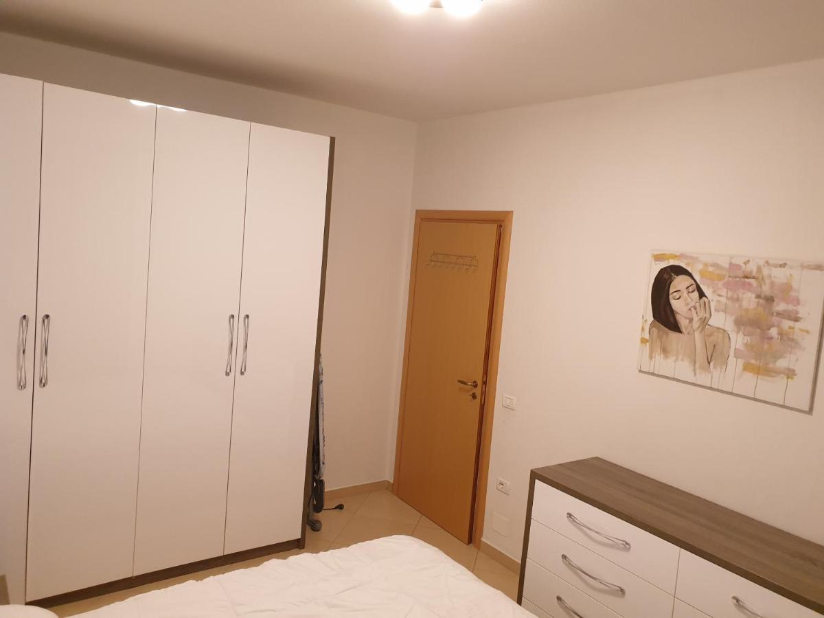 Asta Apartments Free Private Parking Vlorë Eksteriør billede