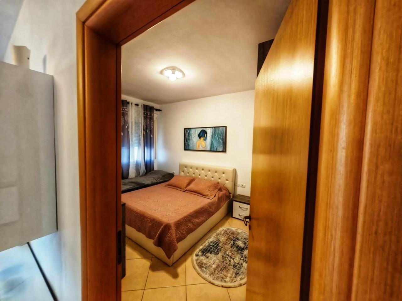 Asta Apartments Free Private Parking Vlorë Eksteriør billede